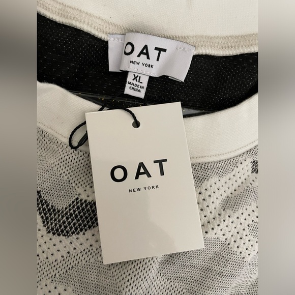 NWT Revolve Oat New York Grey White Pullover Crewneck Sweater Size XL - Picture 3 of 4